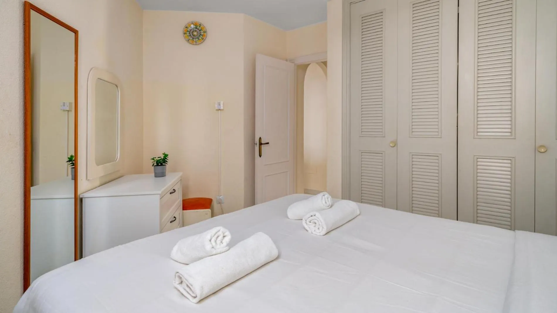 Tranquil Sea View Haven: 2Br With Terracepool Apartment Mijas