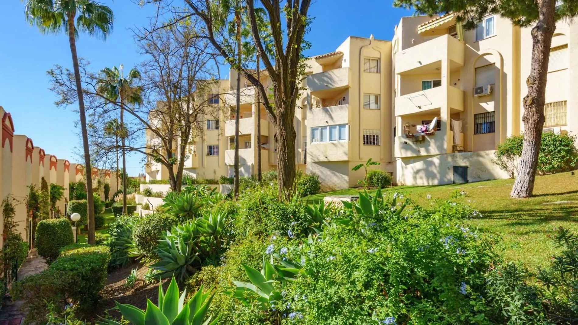 Tranquil Sea View Haven: 2Br With Terracepool Apartment Mijas