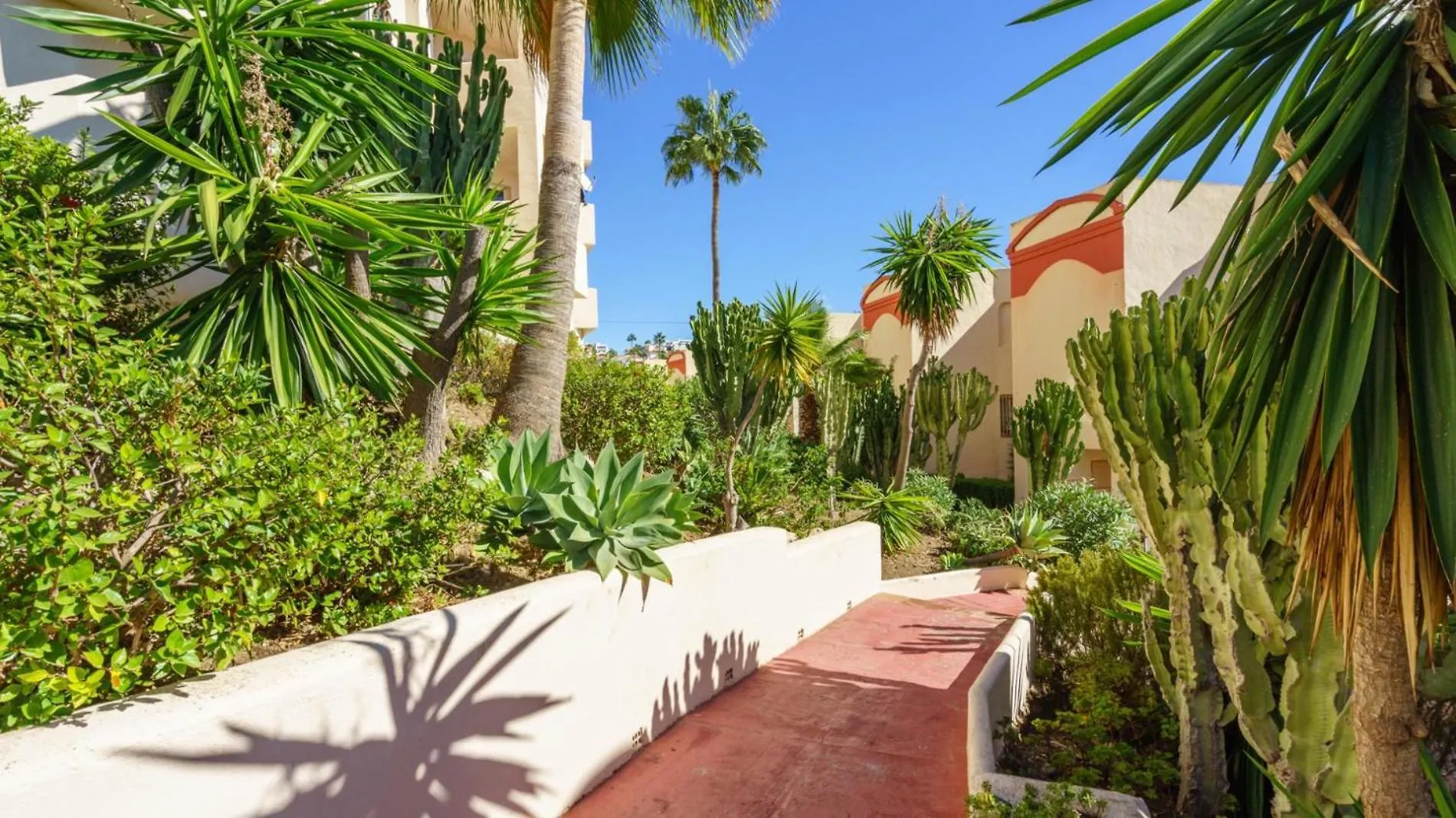Tranquil Sea View Haven: 2Br With Terracepool Apartment Mijas
