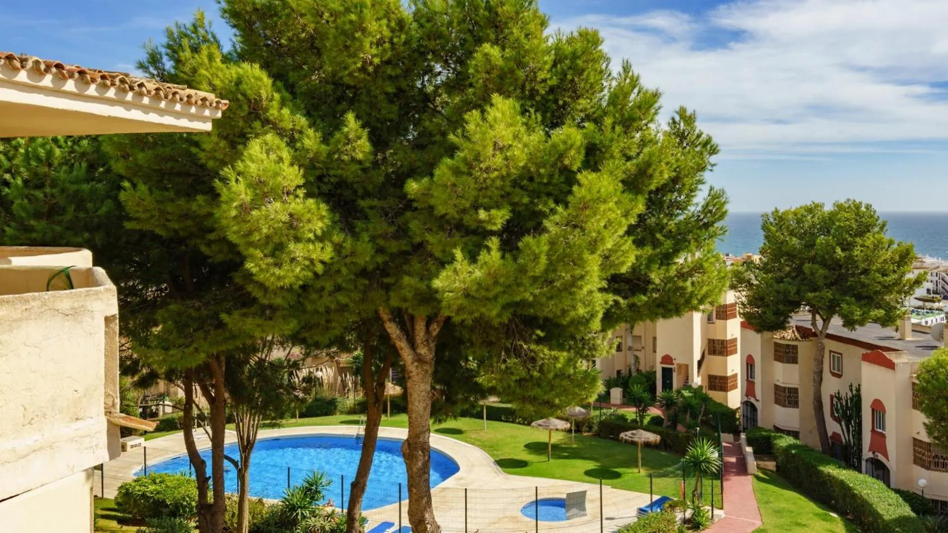 Tranquil Sea View Haven: 2Br With Terracepool Apartment Mijas