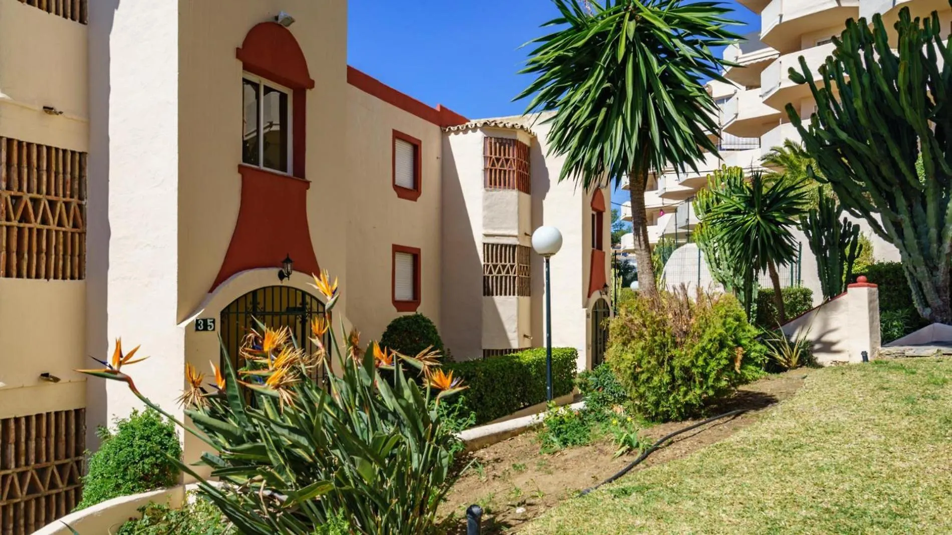 Appartement Tranquil Sea View Haven: 2Br With Terracepool à Mijas 0*,  Espagne